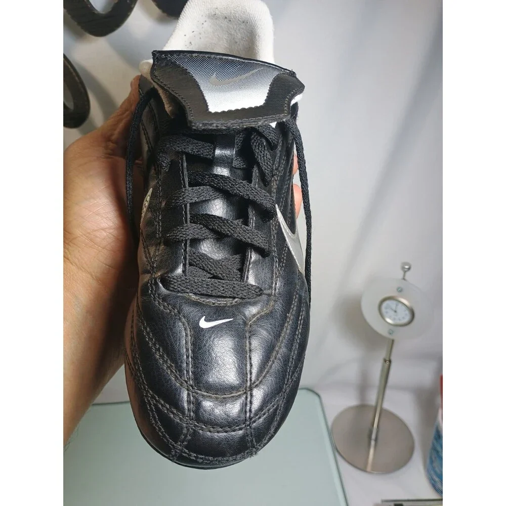Nike Boys' Soccer Cleats Size 4.5Y  Black